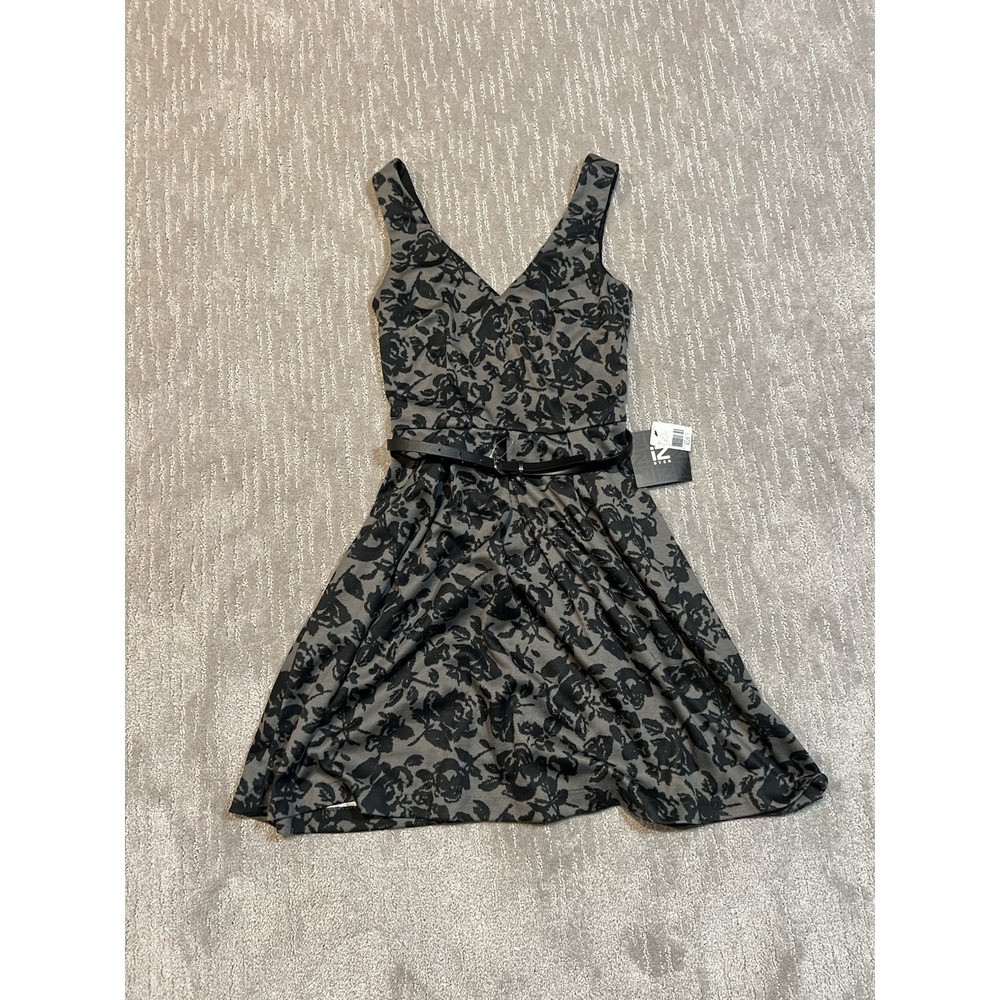 IZ Byer Size 1 sleeveless dress in a gray and black floral pattern w black belt
